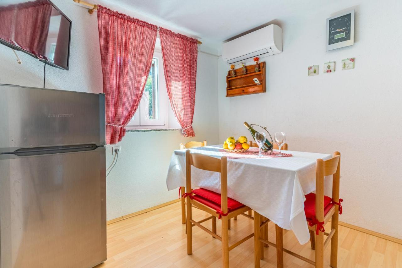 Apartmani Valun1 Exterior foto